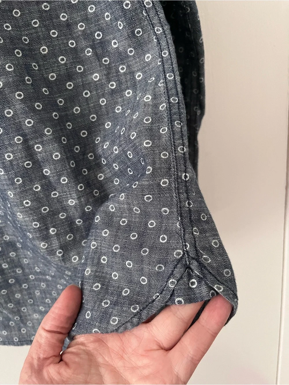 J. Crew Women’s Circle Print Lightweight Chambray Popover Blouse Size 2